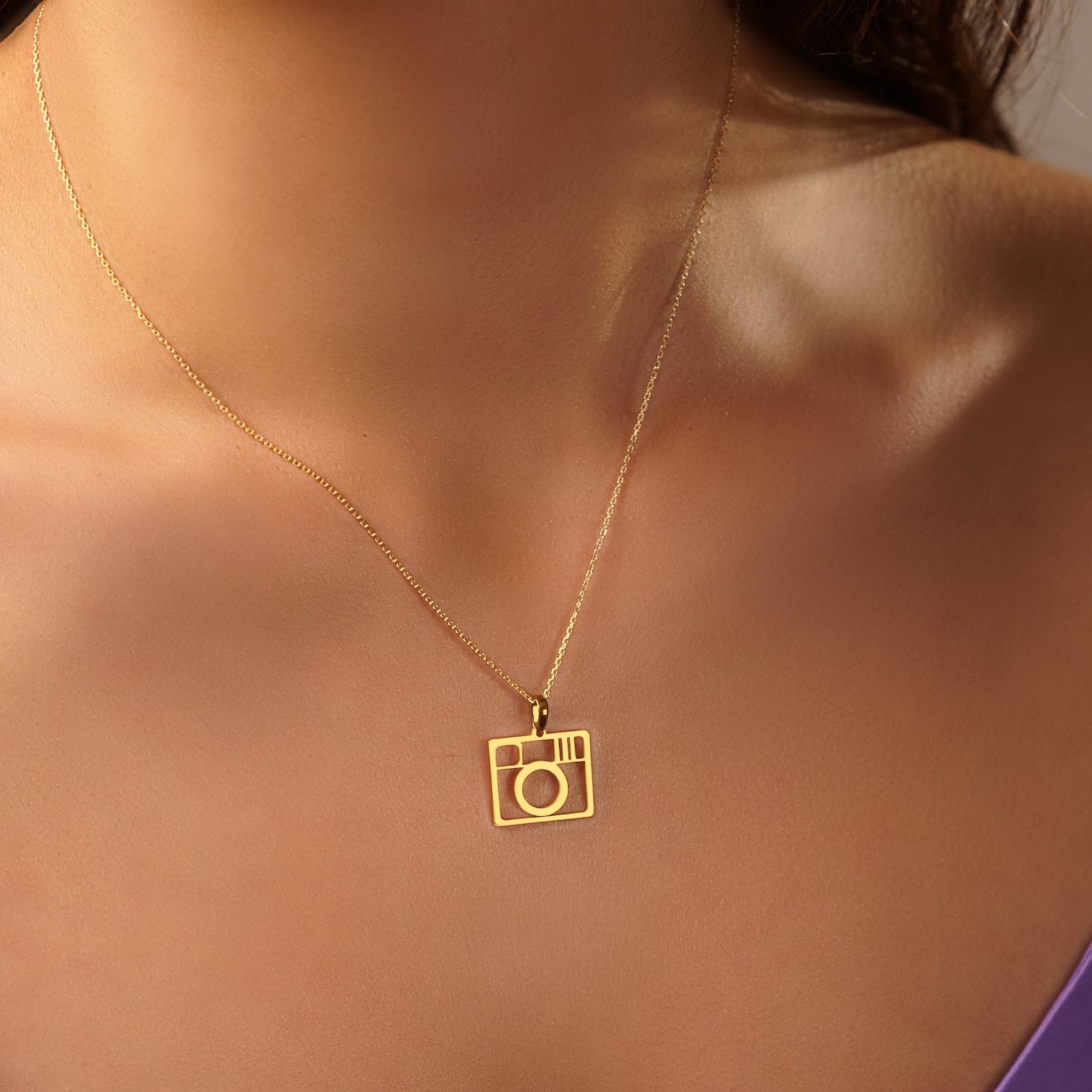 18K Gold Plated Camera Necklace Capture Memories with Style