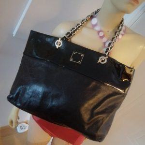 90s Vintage Jaeger Leather Shoulder Bag with Bold Gold Chain