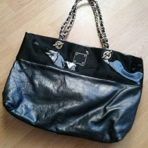 90s Vintage Jaeger Leather Shoulder Bag with Bold Gold Chain