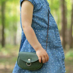 Adorable Mini Leather Crossbody Bag for Little Girls A Stylish and Practical Accessory