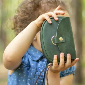 Adorable Mini Leather Crossbody Bag for Little Girls A Stylish and Practical Accessory