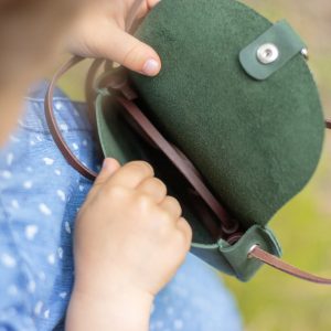 Adorable Mini Leather Crossbody Bag for Little Girls A Stylish and Practical Accessory