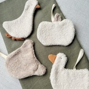 Adorable Pacifier Clip and Blanket Holder for Baby’s Comfort and Style