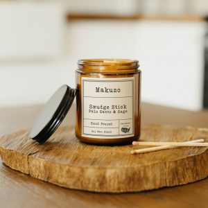 Aromatic Escape Clove and Sandalwood Wood Wick Candle for a Serene Ambiance