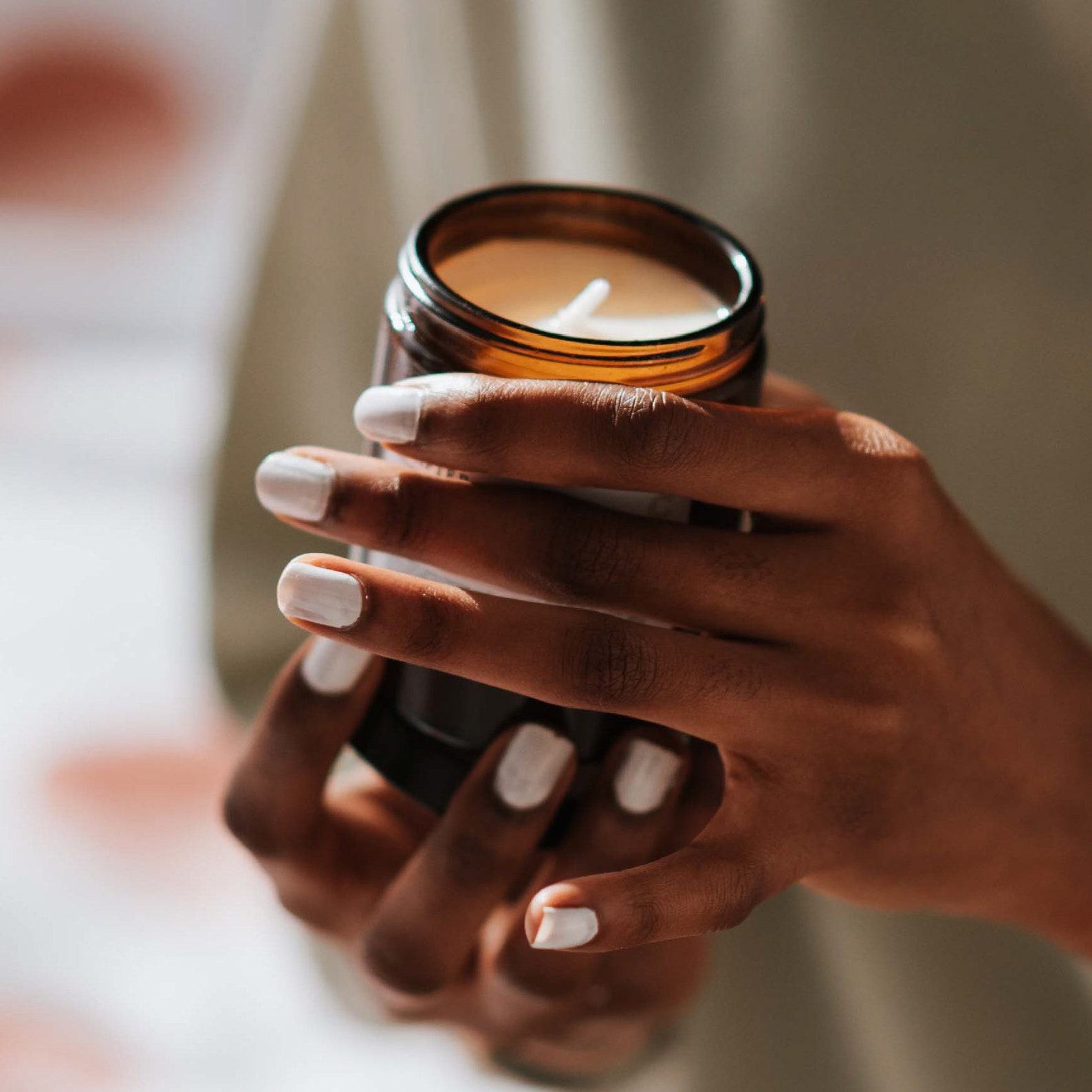 Aromatic Escape Premium Soy Candle for a Sophisticated Cigar Lounge Ambiance