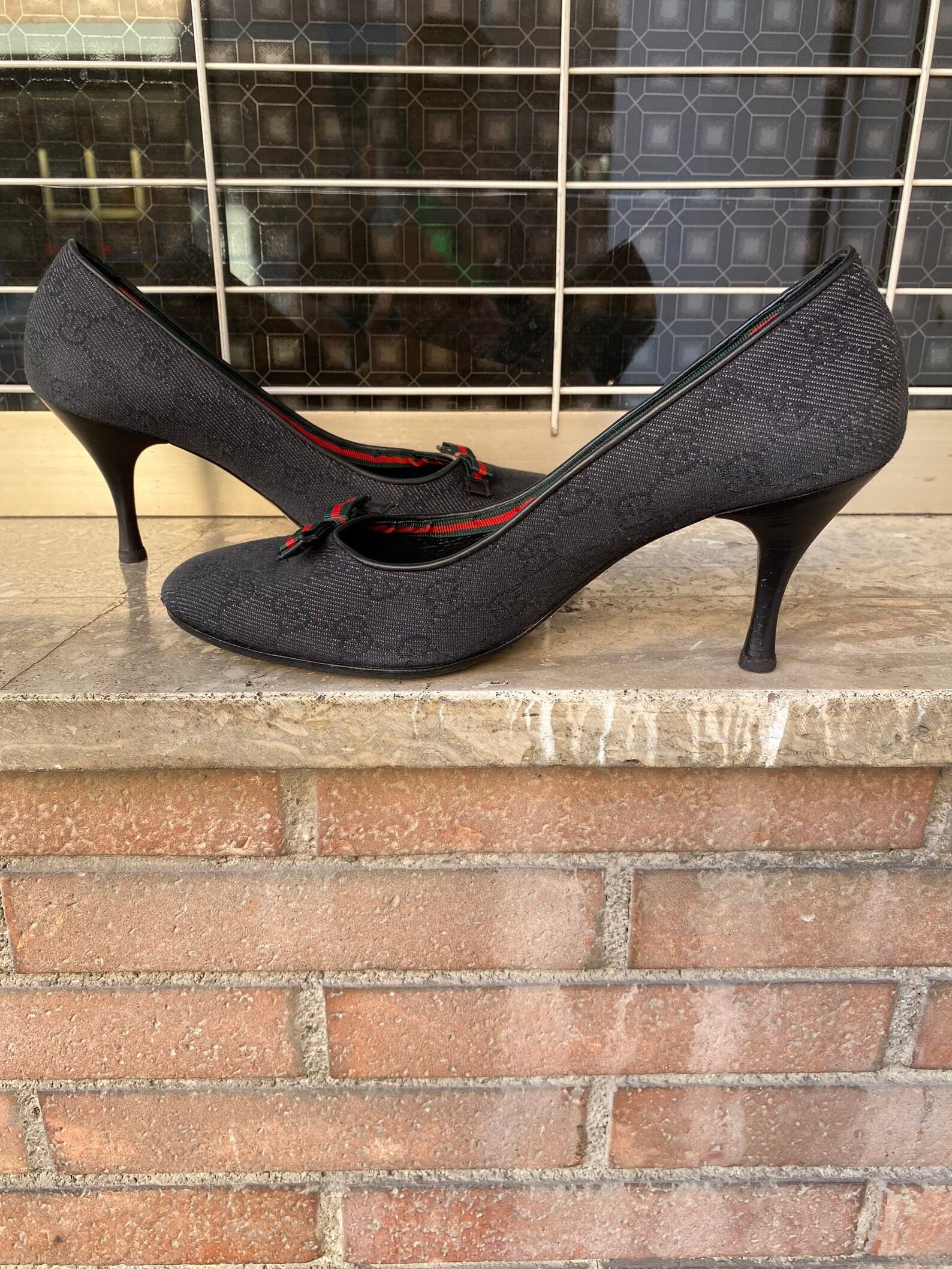 Authentic 90s Vintage Gucci Monogram Pumps Timeless Elegance from the Archives - Image 5