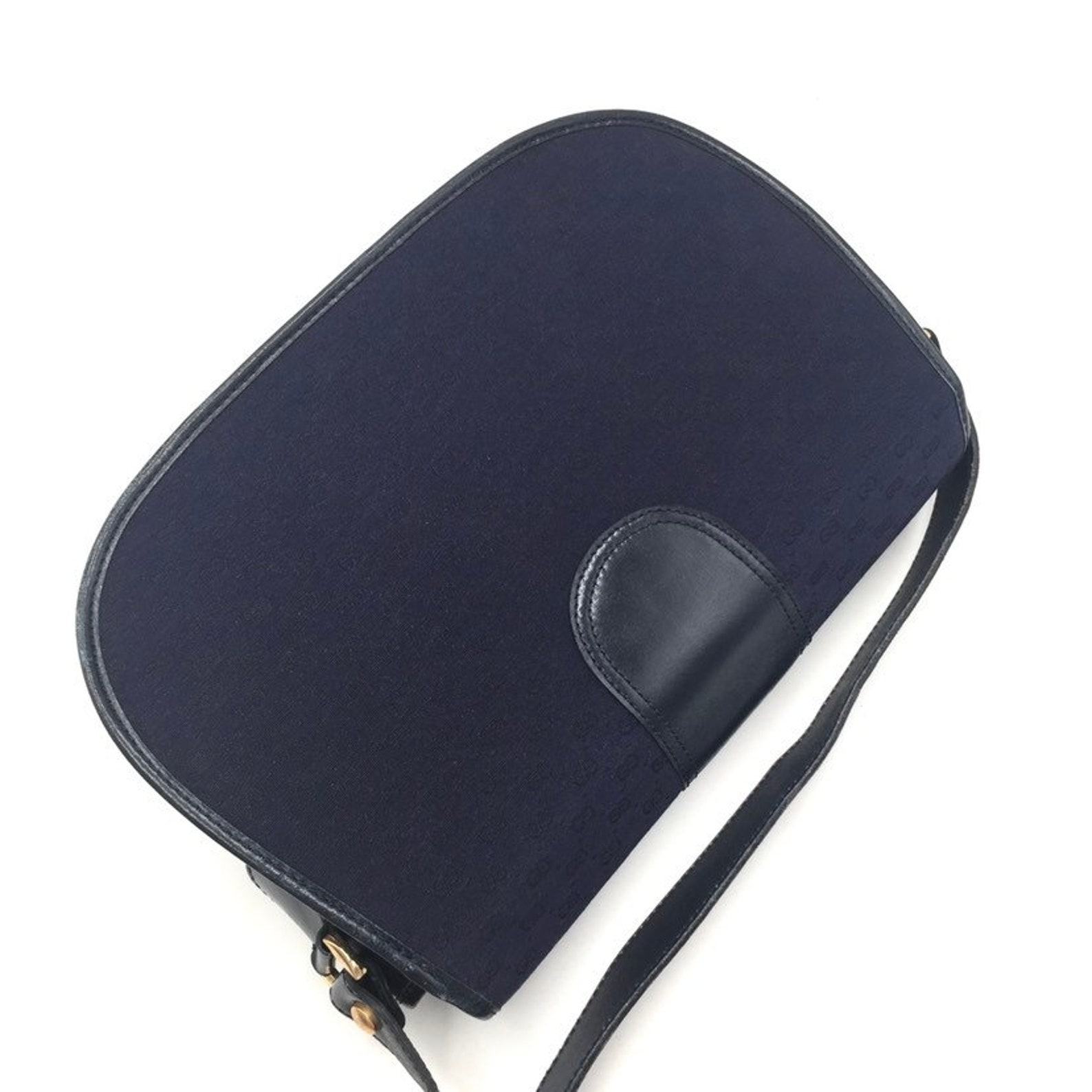 Authentic Gucci Monogram Crossbody Bag Timeless Elegance for the Modern Woman