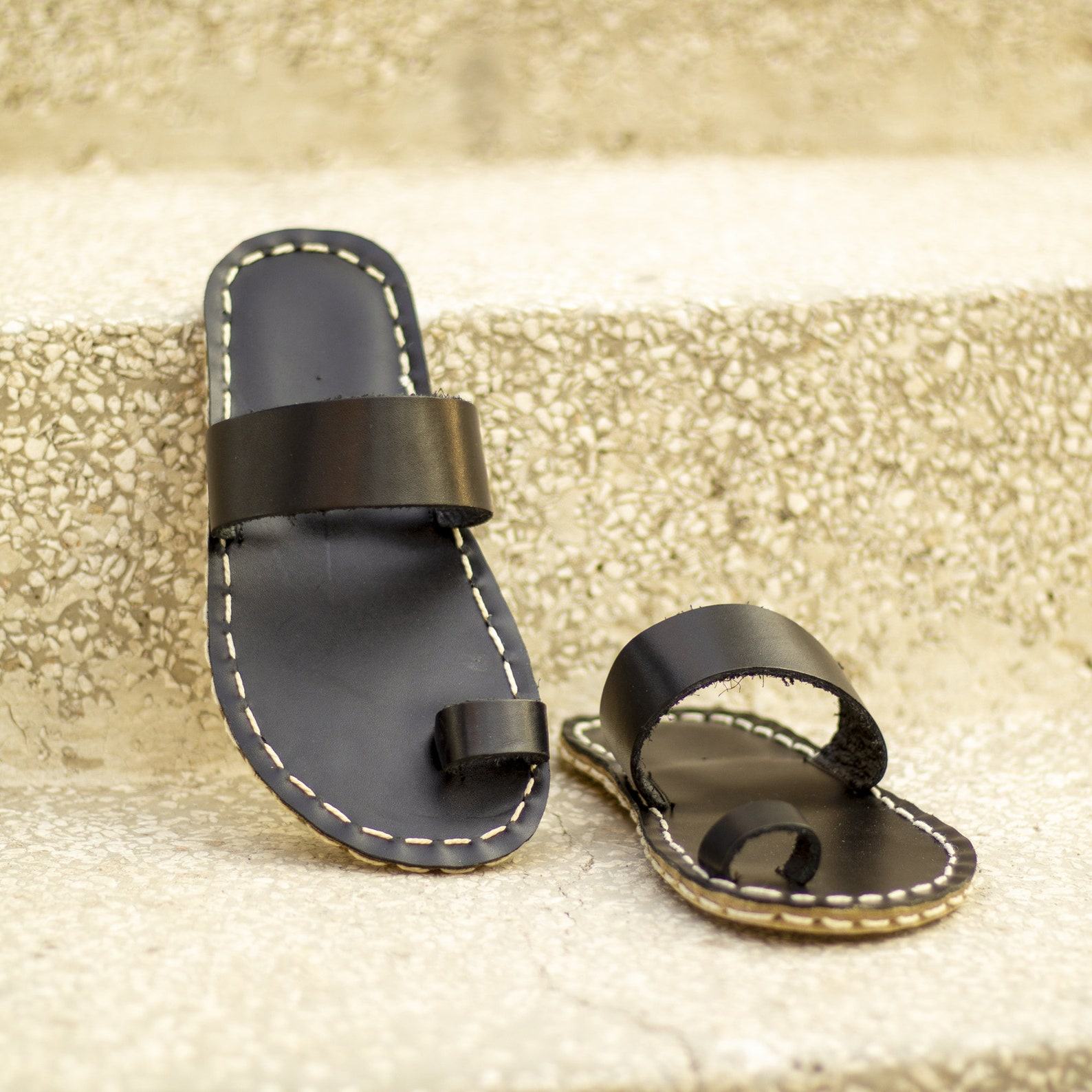 Black Barefoot Slippers for Women – Minimalist Comfort & Healthy Feet