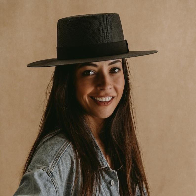 Black Boater Hat The Perfect Summer Accessory for Women