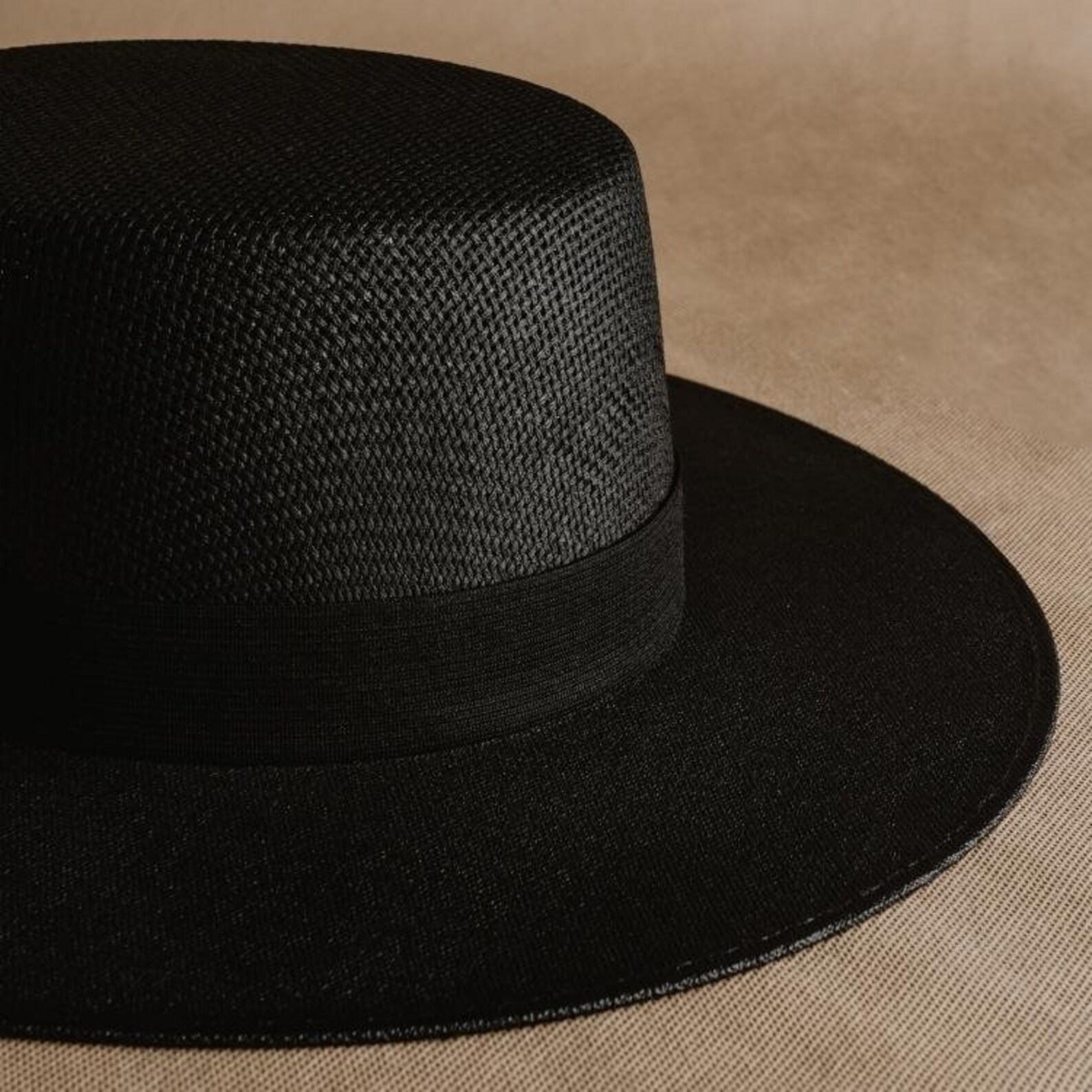 Black Boater Hat The Perfect Summer Accessory for Women