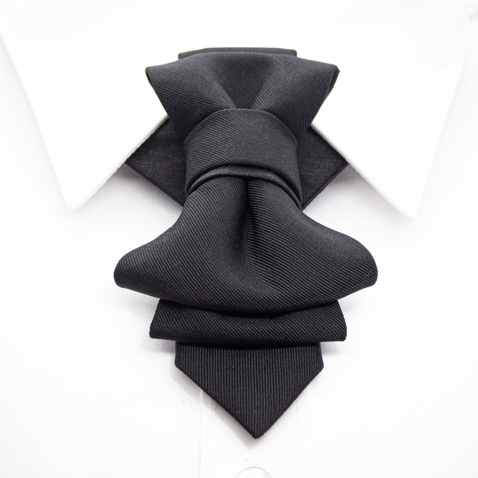 Black Bow Tie Sophisticated Elegance for the Modern Cavalier