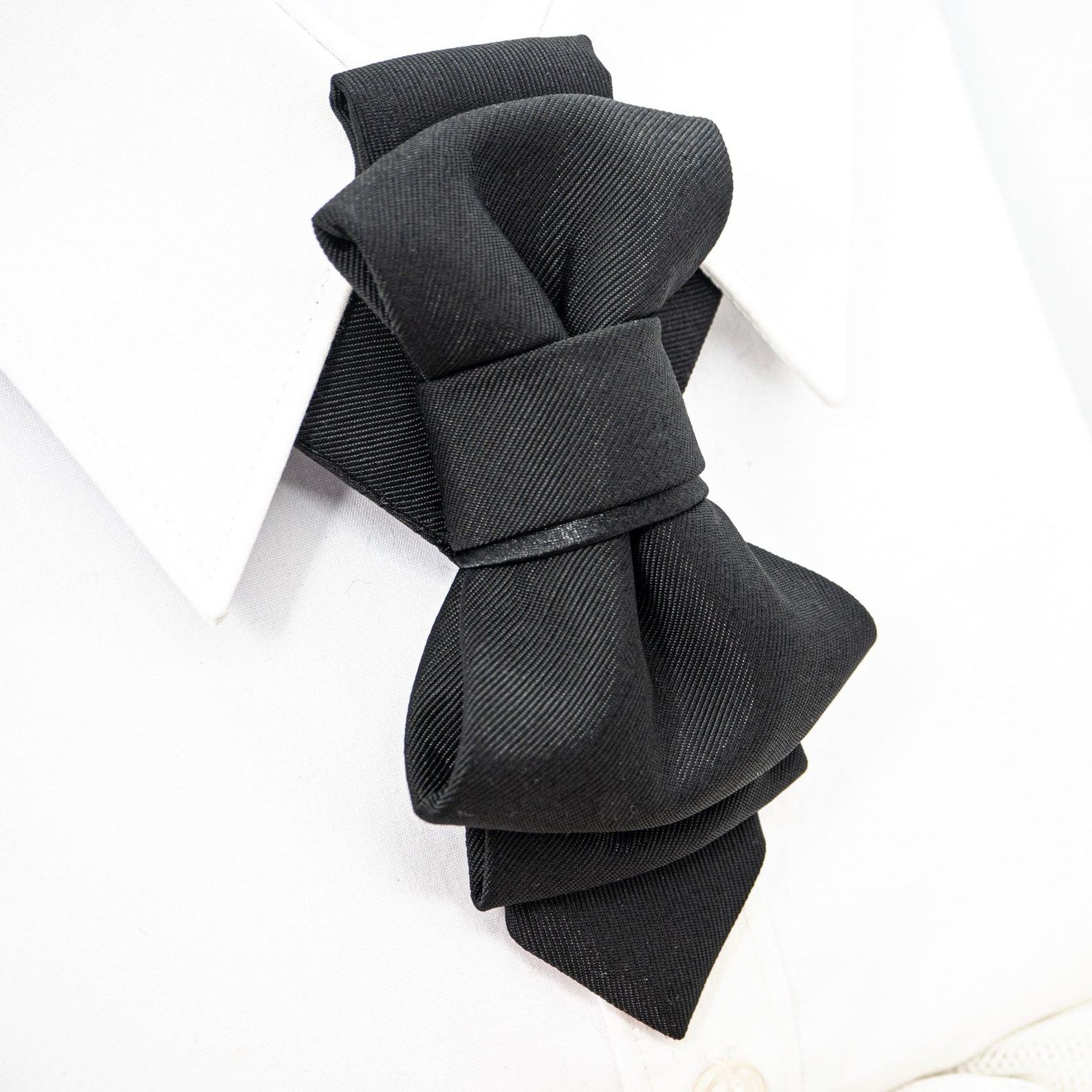 Black Bow Tie Sophisticated Elegance for the Modern Cavalier