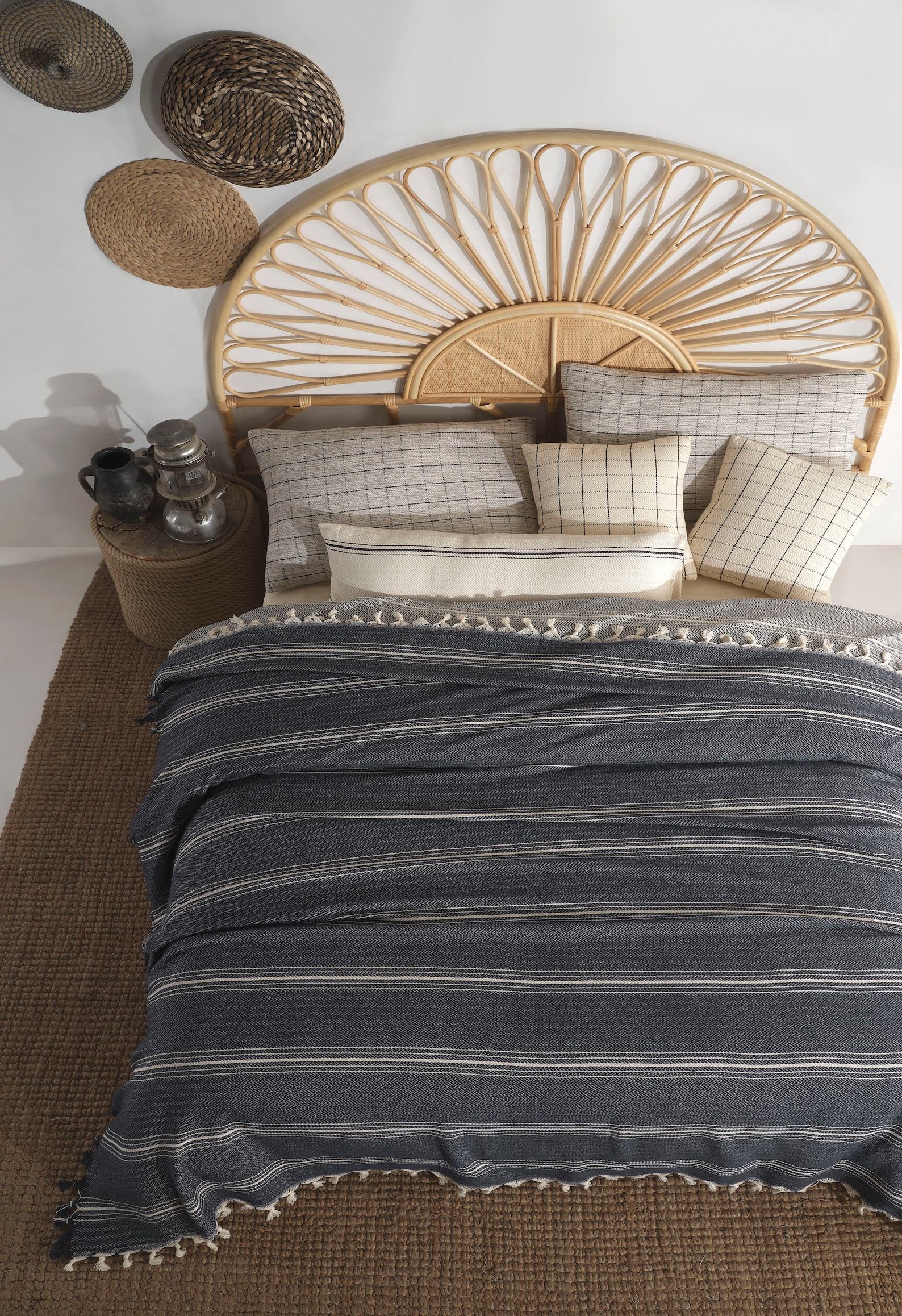 Boho Bliss Navy Blue and Cream Woven Cotton Bedspread for King Size, Perfect for Summer Nights and Mother’s Day - Image 6