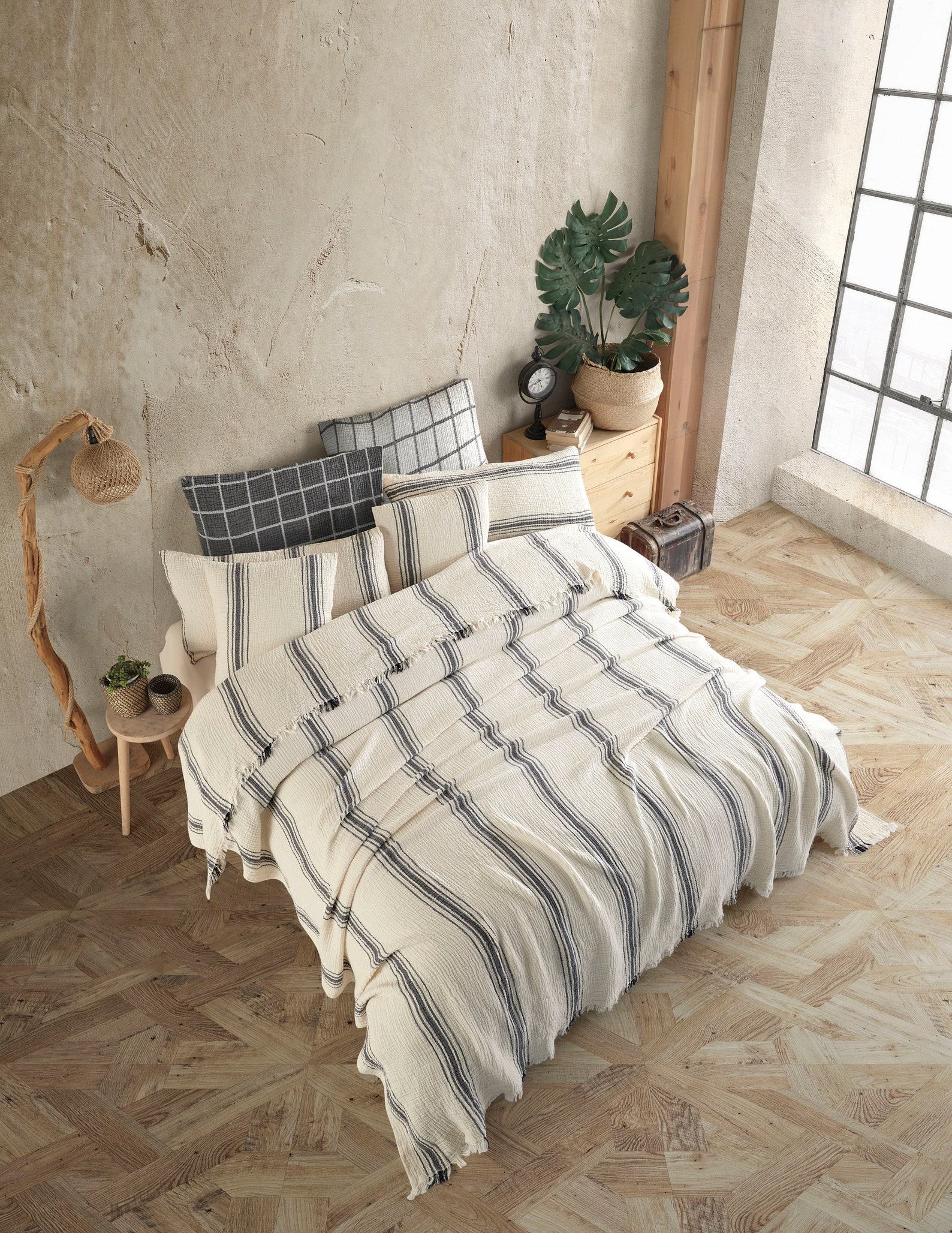 Boho King Size Cotton Gauze Throw Blanket Soft, Breathable, and Stylish Bedding - Image 3