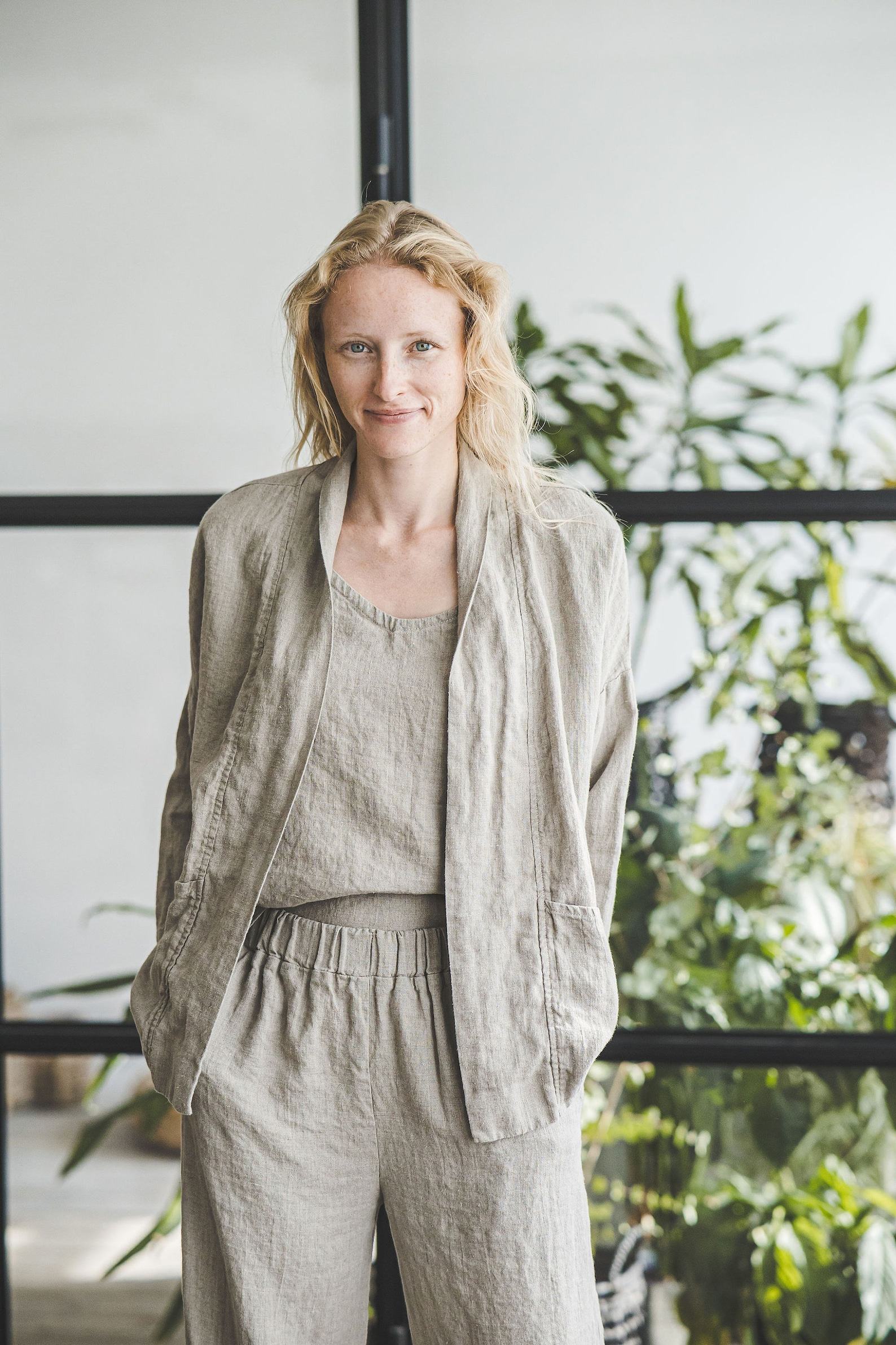 Breezy Linen Cardigan Elevate Your Wardrobe with Comfort and Style - Image 4