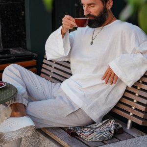 Breezy Linen T-Shirt Oversized Comfort for the Modern Man