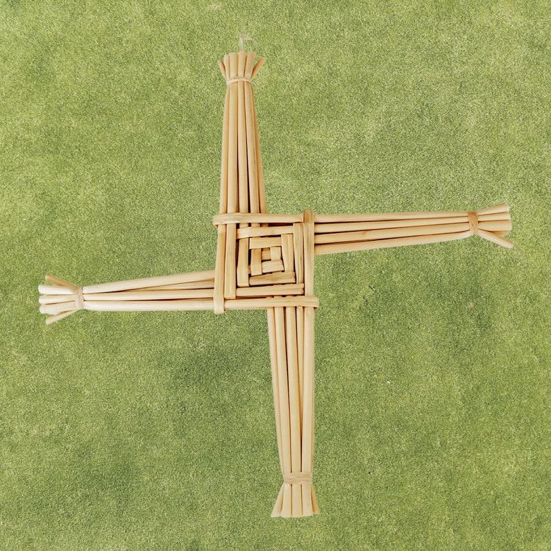 Brighid’s Cross Intricate Wheat Weaving for Irish Heritage and Home Decor