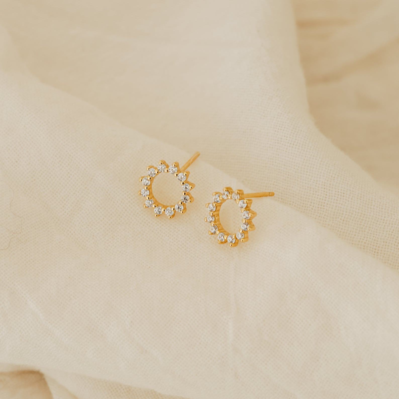 Caitlyn Minimalist Diamond Sun Earrings Geometric Crystal Studs for Bridal Elegance (ER199)