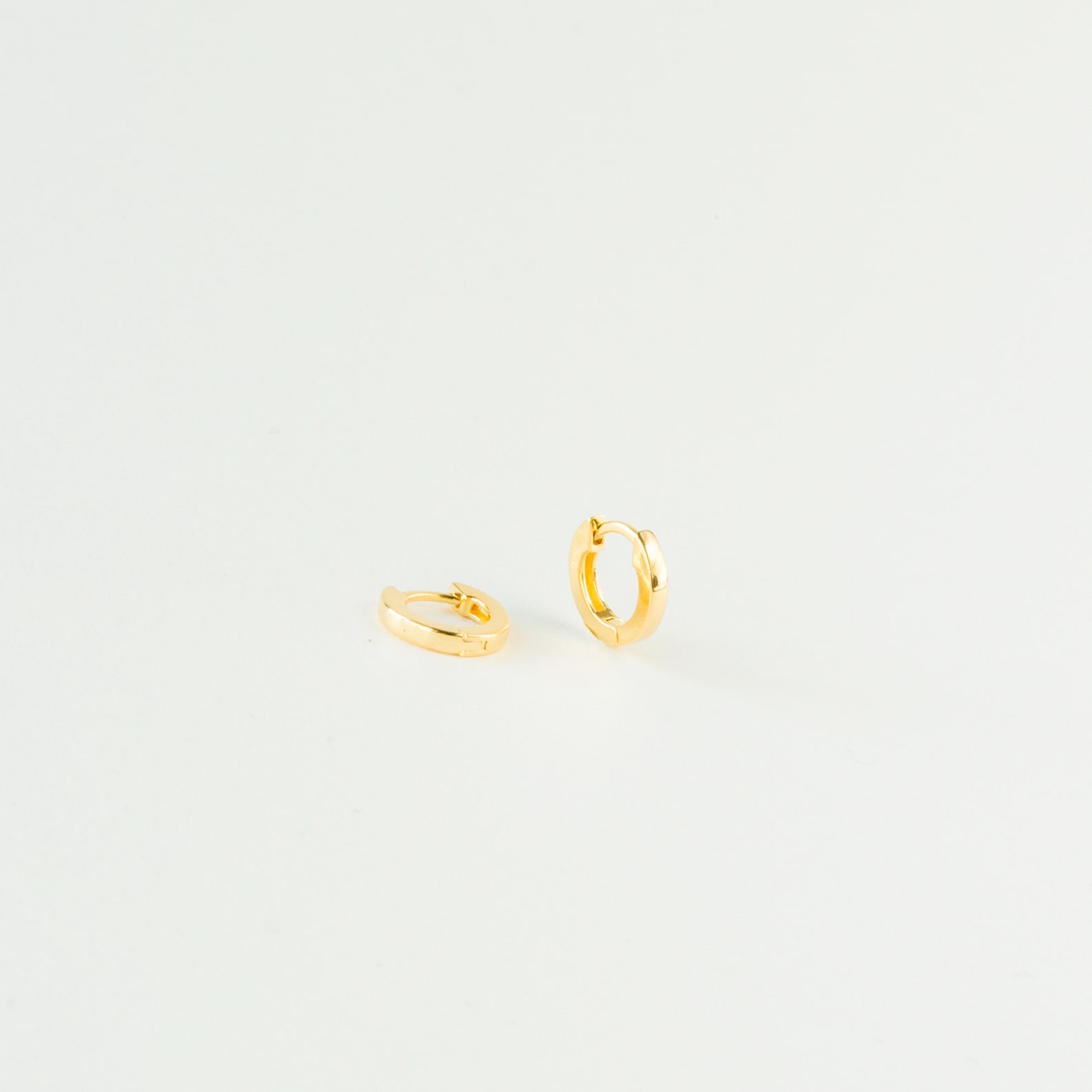 Caitlyn Minimalist Huggie Hoop Earrings Everyday Elegance in Gold, Silver, and Rose Gold (ER007)