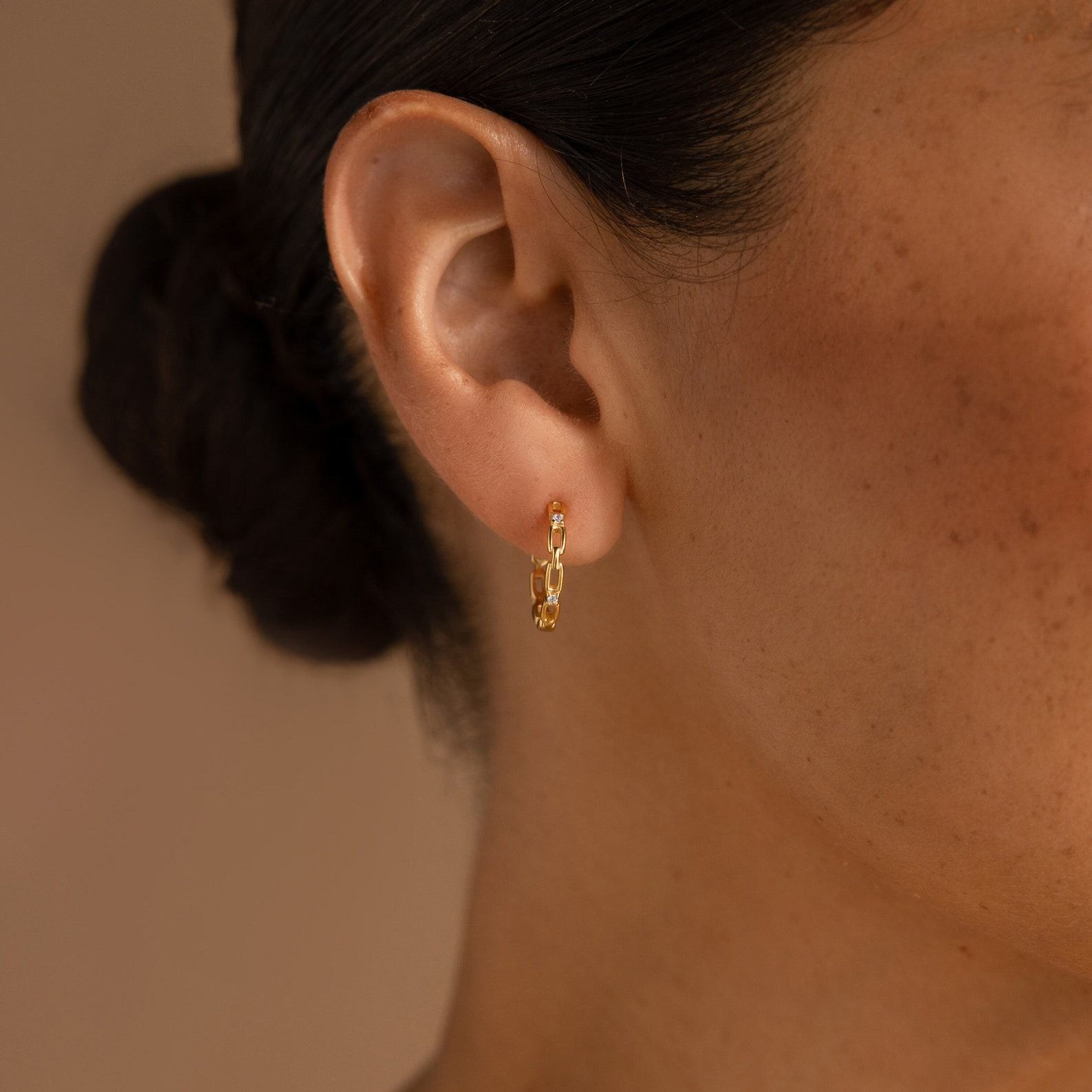 Caitlyn Minimalist Link Hoop Earrings Timeless Elegance for Everyday Glamour
