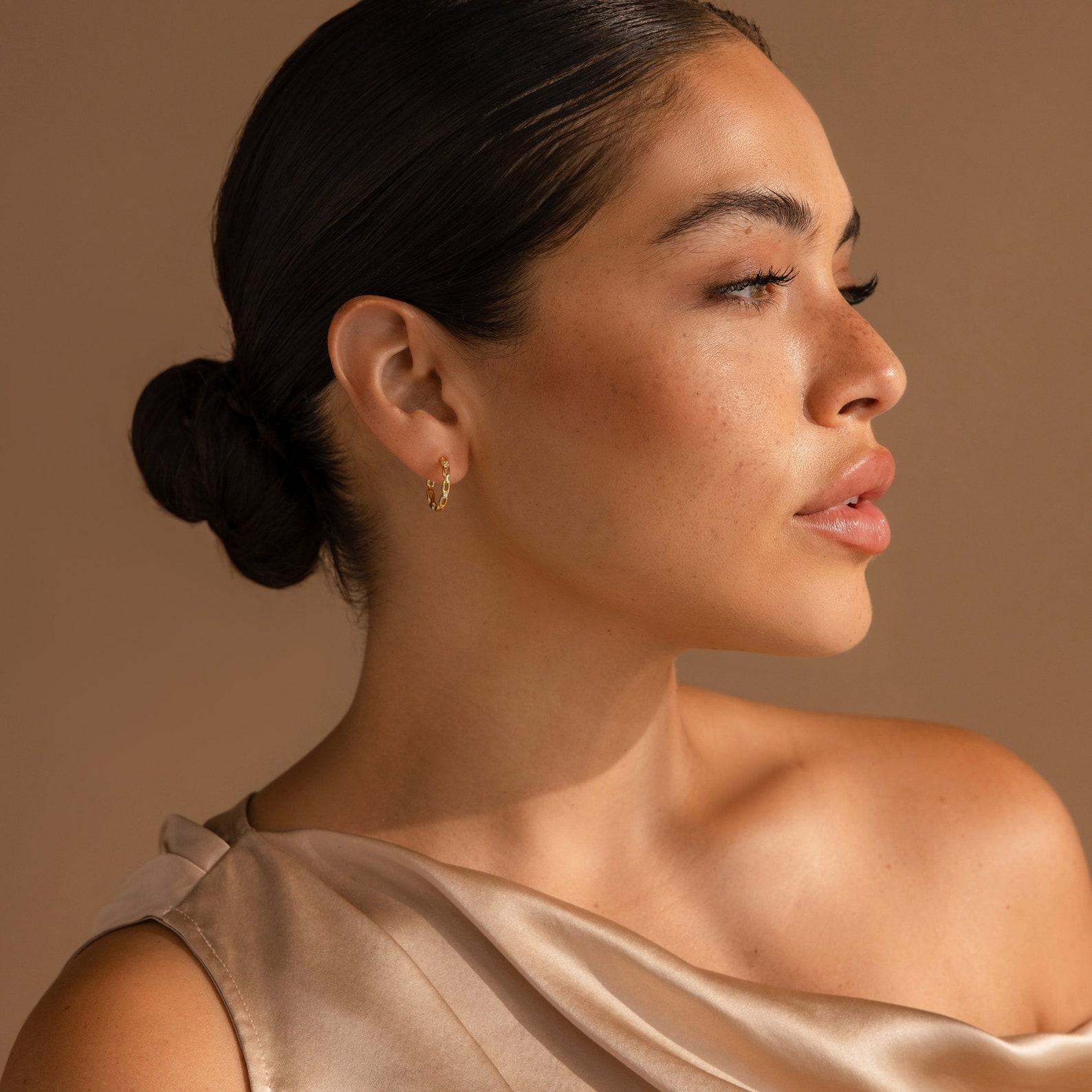 Caitlyn Minimalist Link Hoop Earrings Timeless Elegance for Everyday Glamour