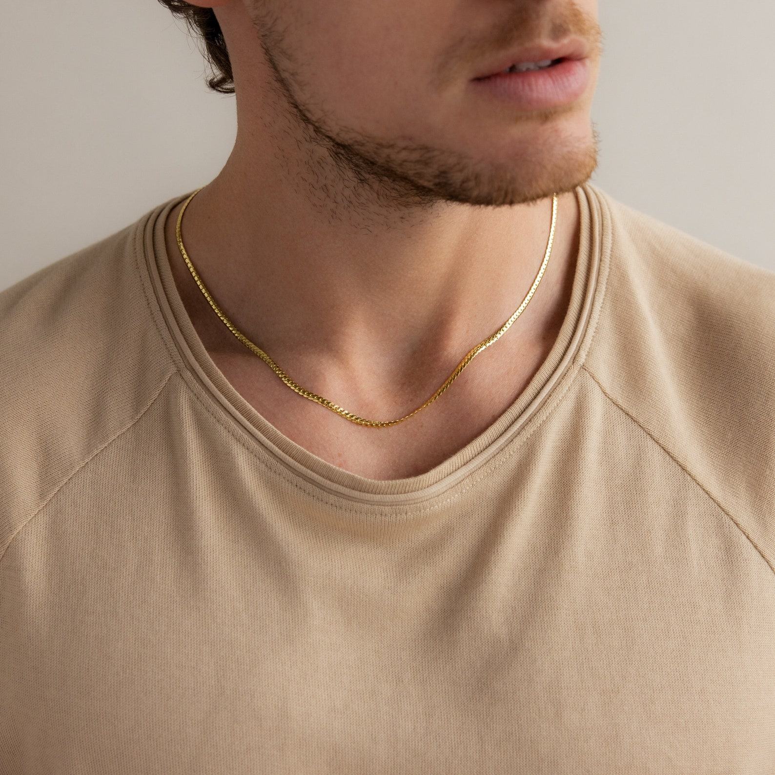 Caitlyn Minimalist Men’s Bold Snake Chain Necklace Elevate Your Everyday Style