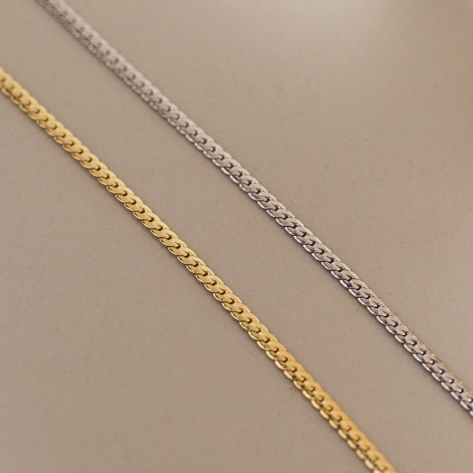 Caitlyn Minimalist Men’s Bold Snake Chain Necklace Elevate Your Everyday Style