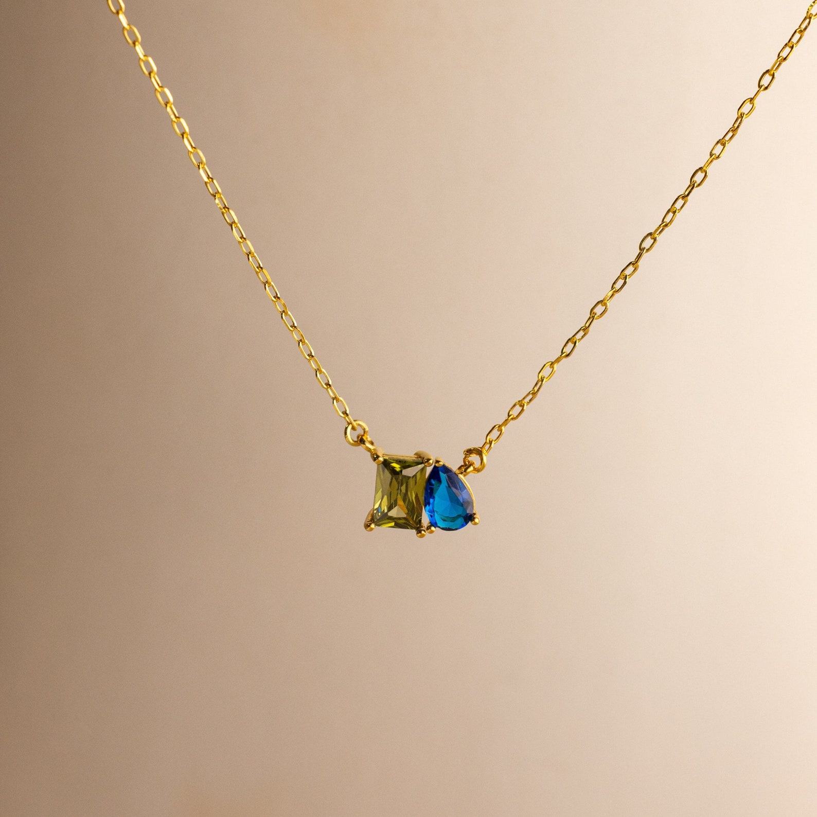 Caitlyn Minimalist Toi et Moi Emerald Gemstone Necklace A Timeless Symbol of Love and Connection