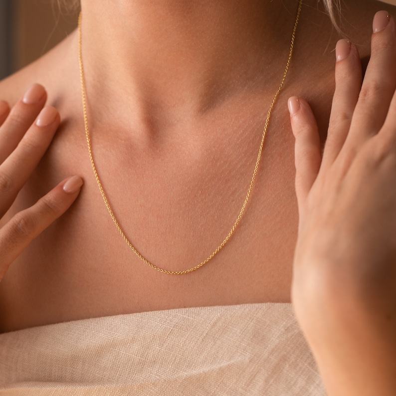 Caitlyn Minimalist’s Dainty Layering Chain Necklace Elevate Your Everyday Style with Timeless Elegance