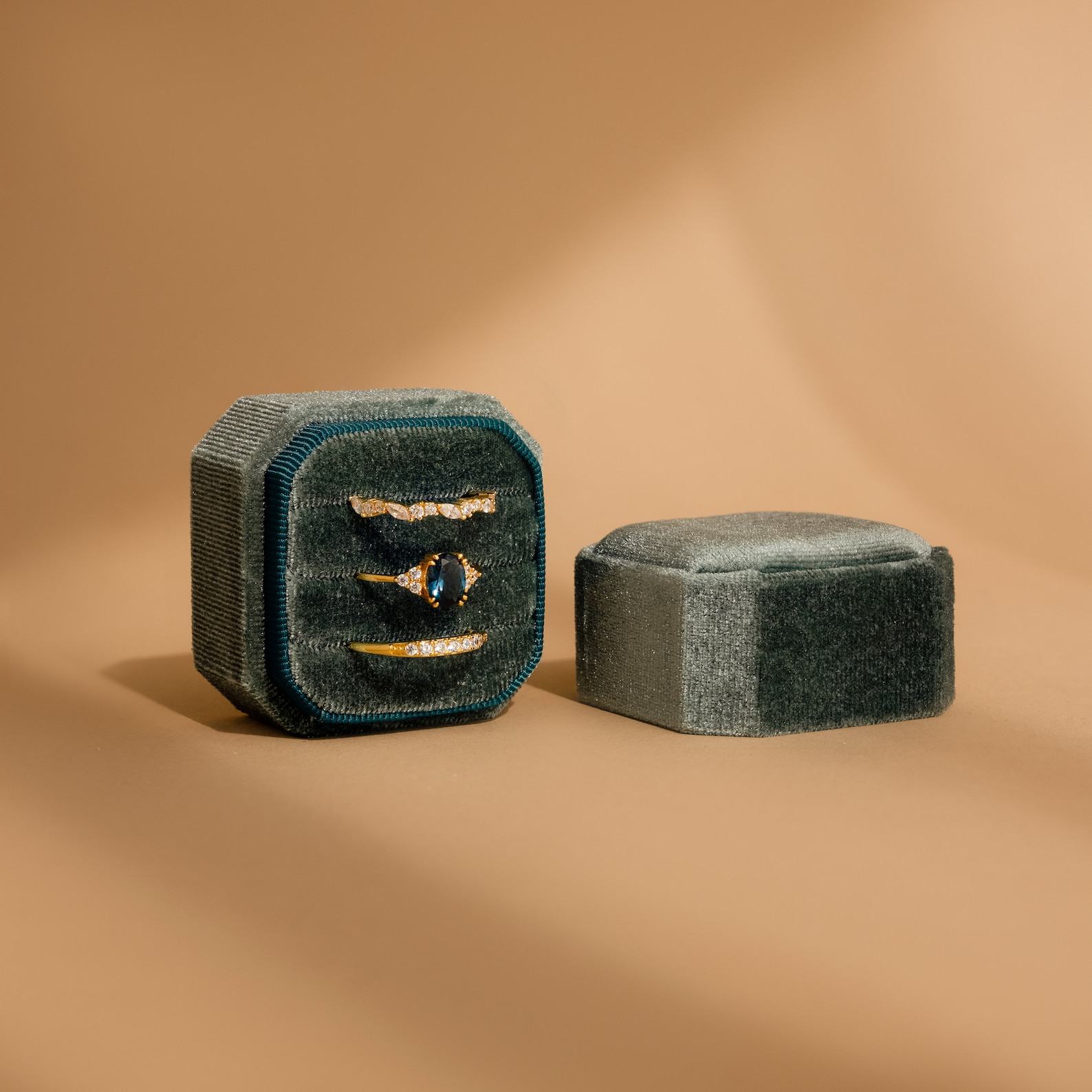 Caitlyn Minimalist’s Square Velvet Jewelry Box Timeless Elegance for Your Precious Treasures