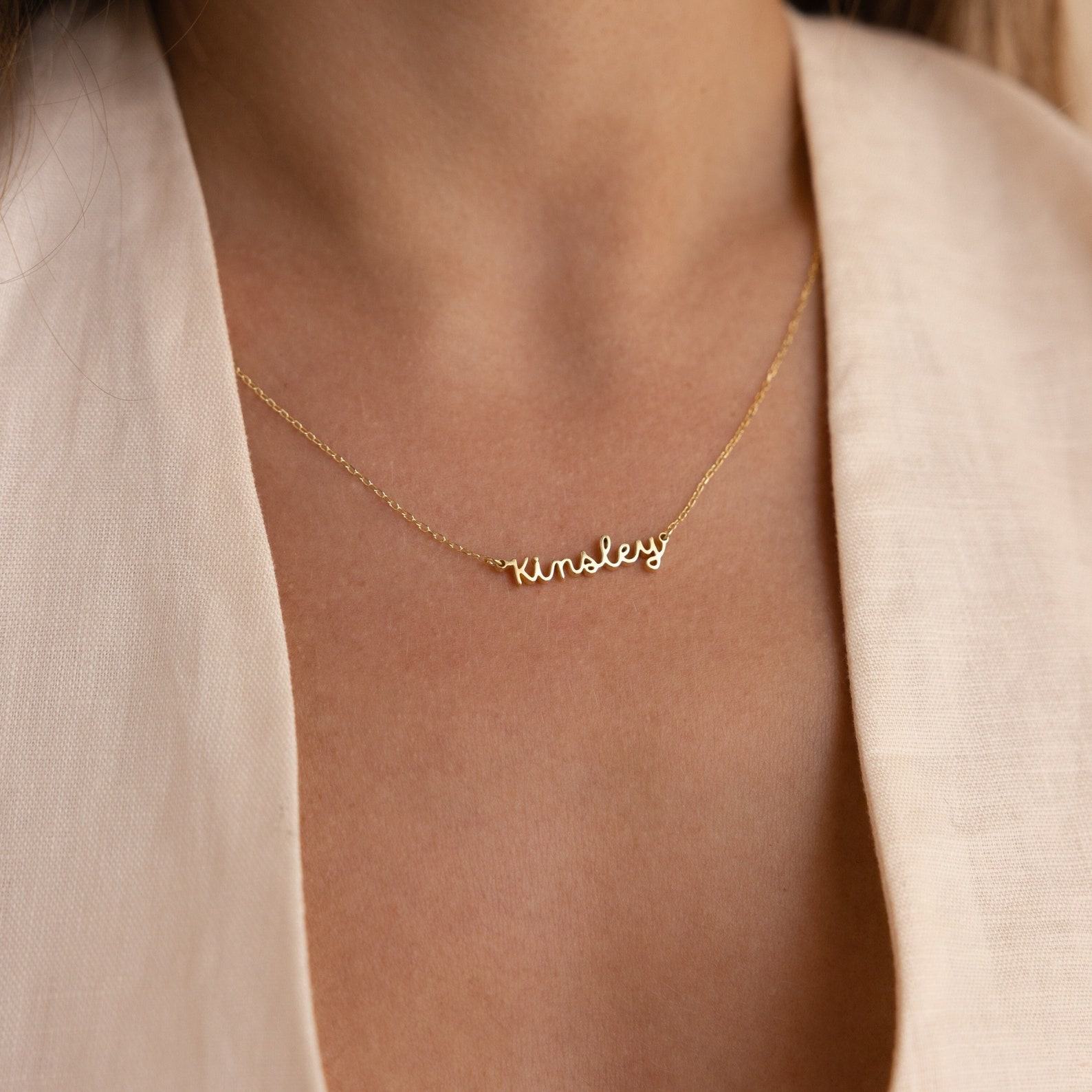 Caitlyn’s Personalized Name Necklace A Delicate and Meaningful Keepsake