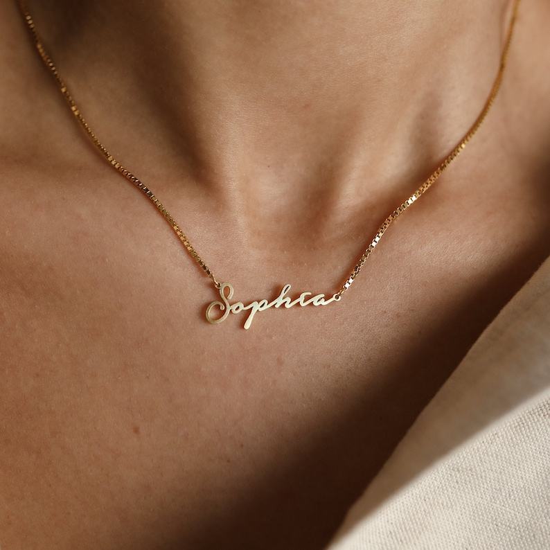 CaitlynMinimalist’s Dainty Name Necklace A Timeless Personalized Item