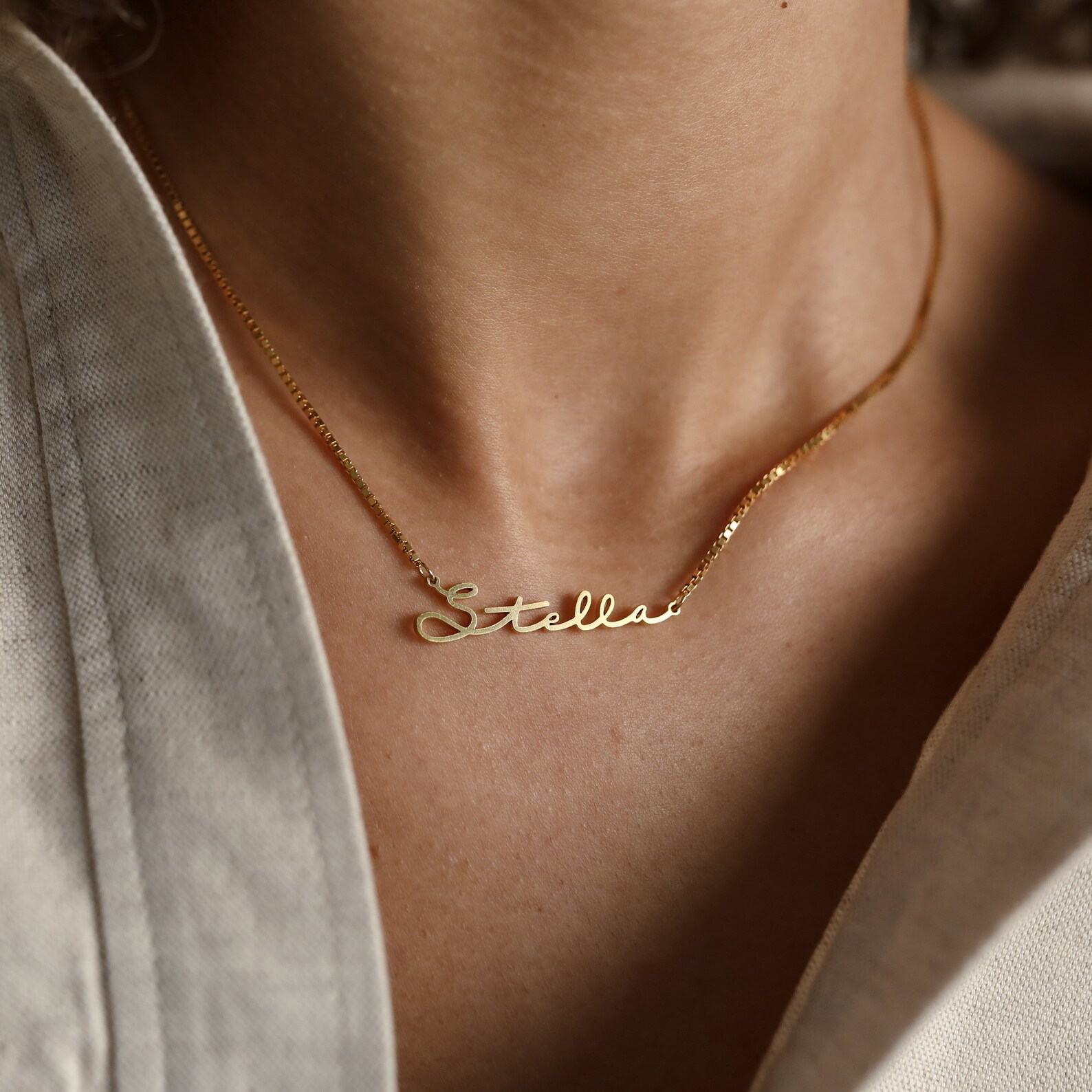 CaitlynMinimalist’s Dainty Name Necklace A Timeless Personalized Item
