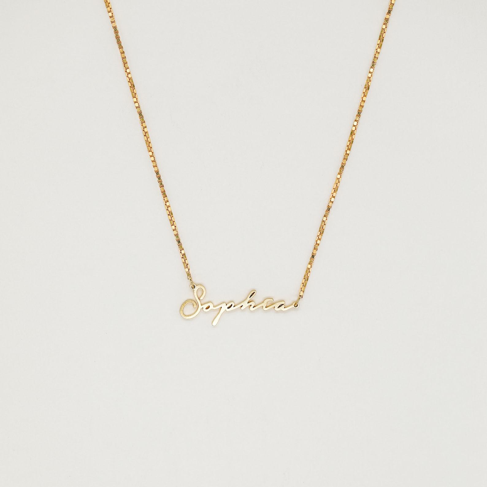 CaitlynMinimalist’s Dainty Name Necklace A Timeless Personalized Item