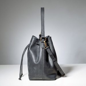 Captivating Black Bucket Bag A Versatile Accessory for Women
