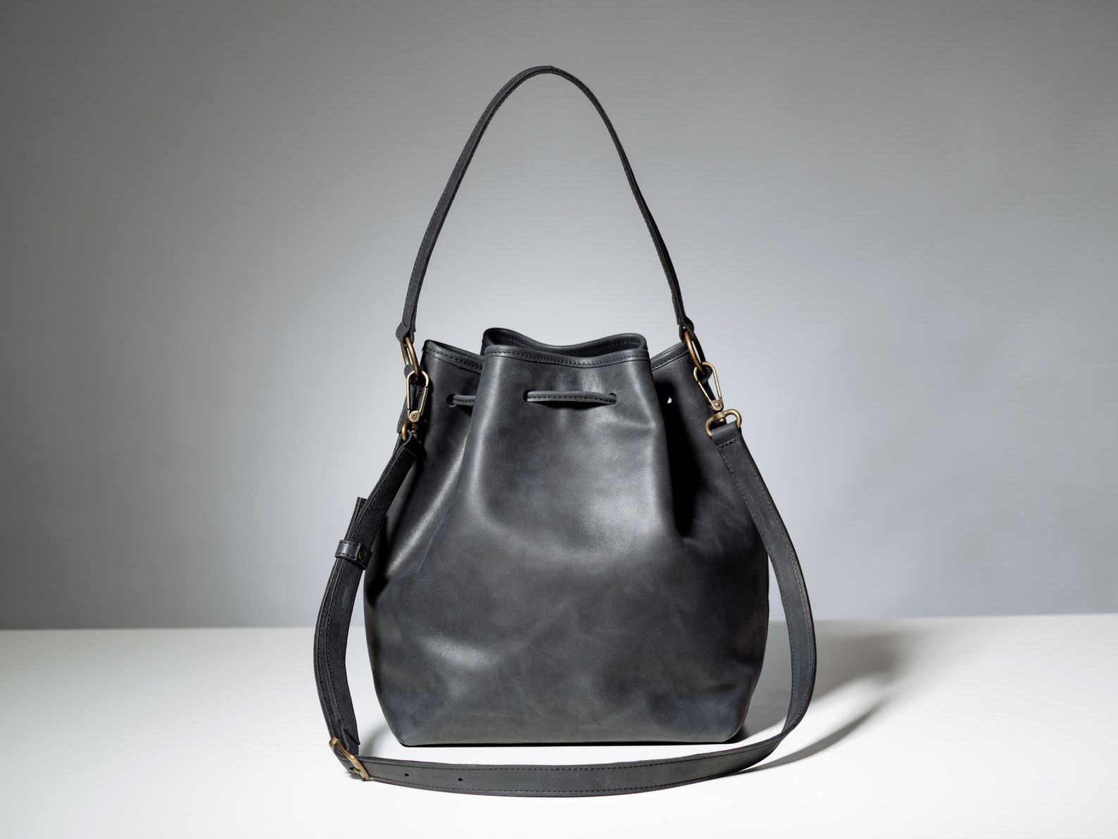 Captivating Black Bucket Bag A Versatile Accessory for Women - Image 4