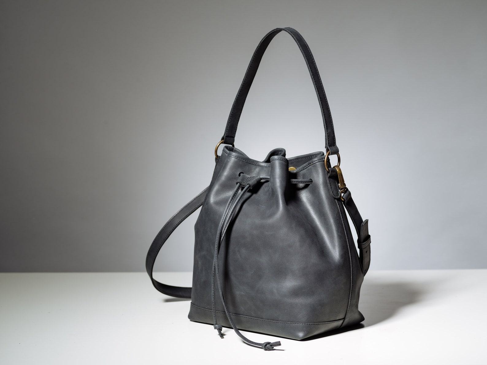 Captivating Black Bucket Bag A Versatile Accessory for Women - Image 2