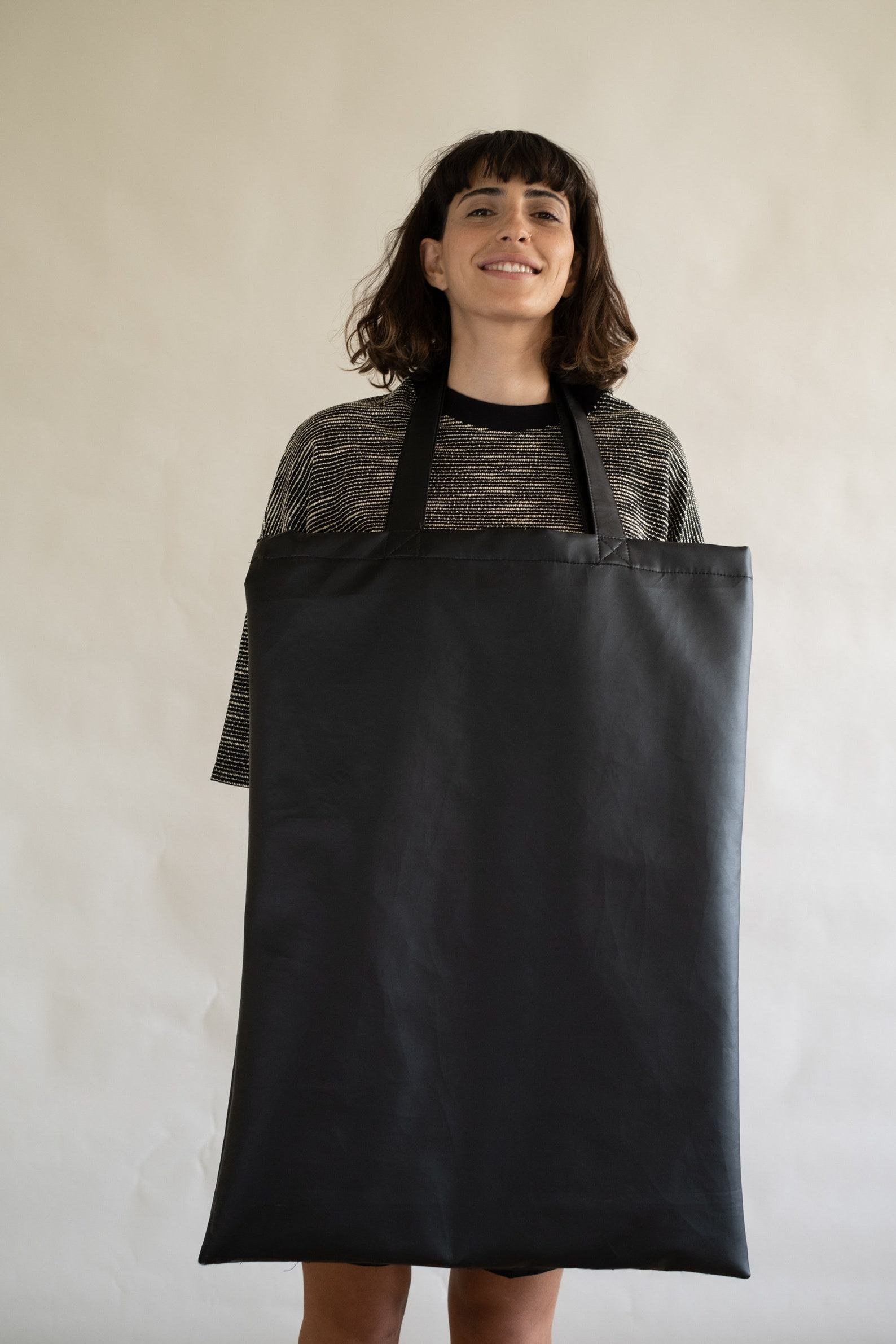 Captivating Black Vegan Leather Bag Ethical Style Meets Timeless Elegance - Image 2