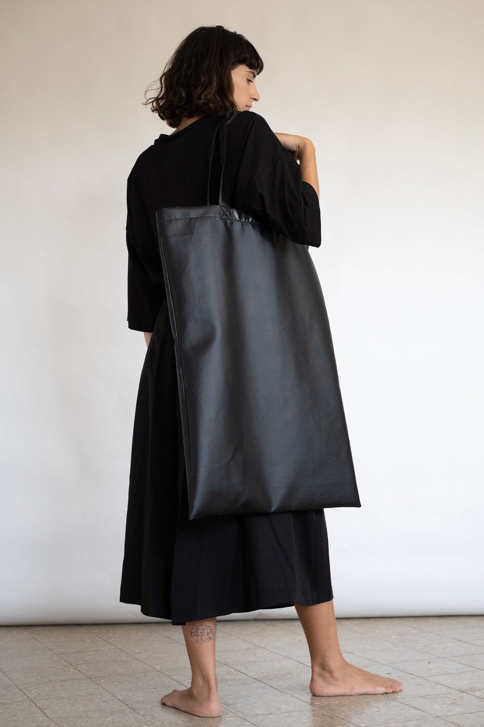 Captivating Black Vegan Leather Bag Ethical Style Meets Timeless Elegance - Image 3
