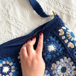 Captivating Blue Granny Square Crochet Bag A Timeless Knitted Crossbody for Everyday Style
