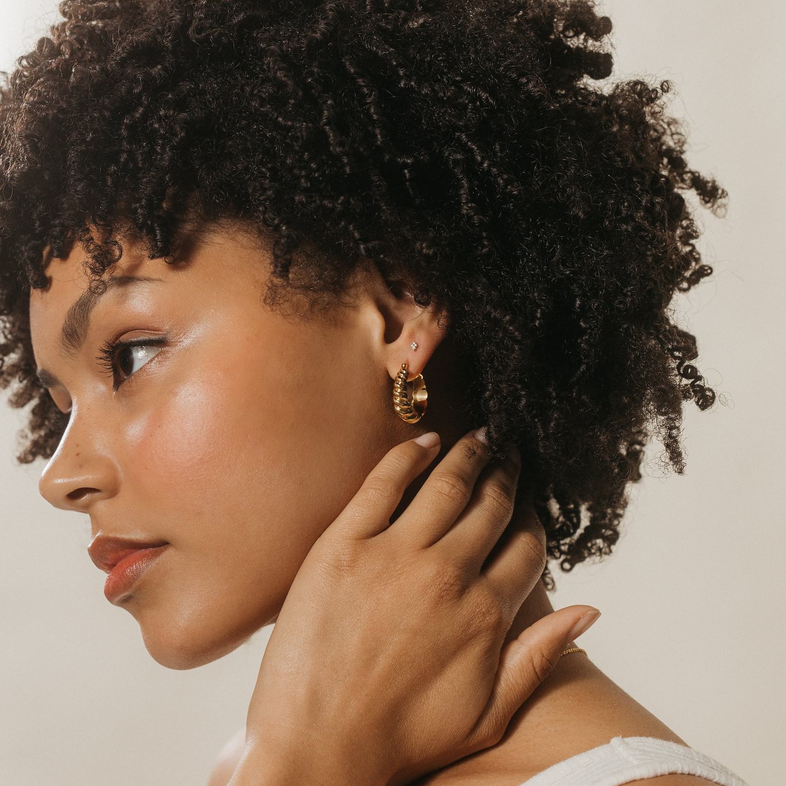 Captivating Chunky Hoops Bold Statement Earrings for a Minimalist Edge