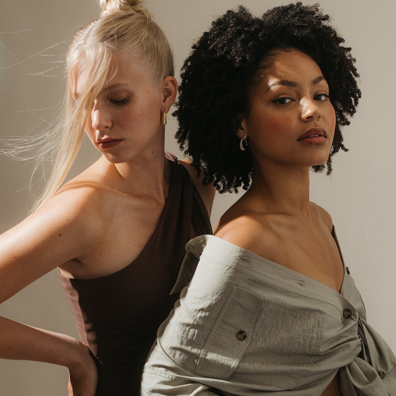 Captivating Chunky Hoops Bold Statement Earrings for a Minimalist Edge