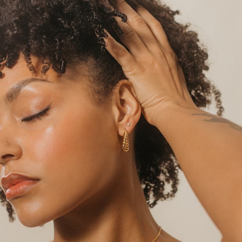 Captivating Chunky Hoops Bold Statement Earrings for a Minimalist Edge