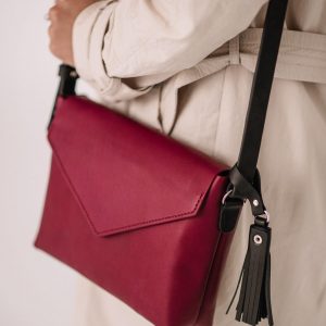 Chic and Versatile Bordo Leather Crossbody Bag with Hanging Toiletry Pouch