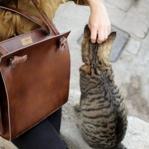 Chic Vegan Leather Shoulder Bag The Perfect Tote for Everyday Style