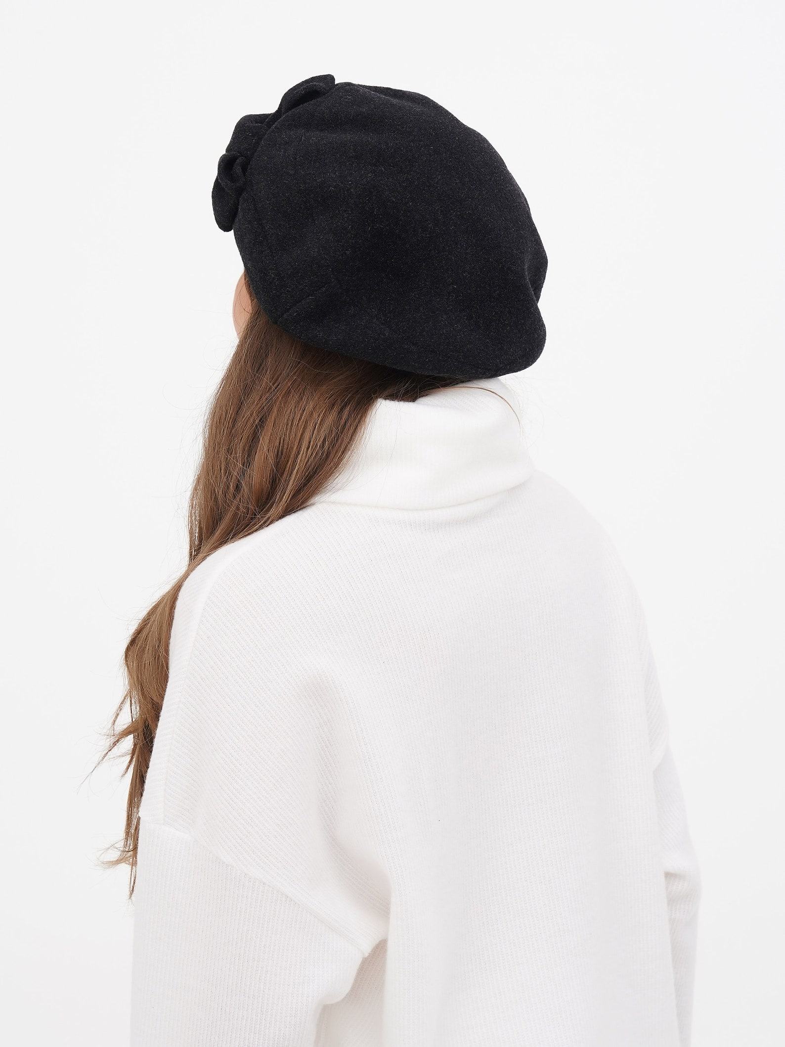 Chic Winter Wool Beret Elevate Your Style with French Elegance - Image 5