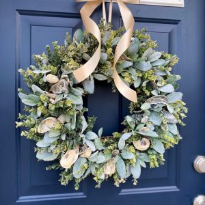 Coastal Charm Oyster Shell Wreath for Beachy Vibes and Festive Cheer