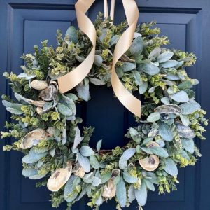 Coastal Charm Oyster Shell Wreath for Beachy Vibes and Festive Cheer