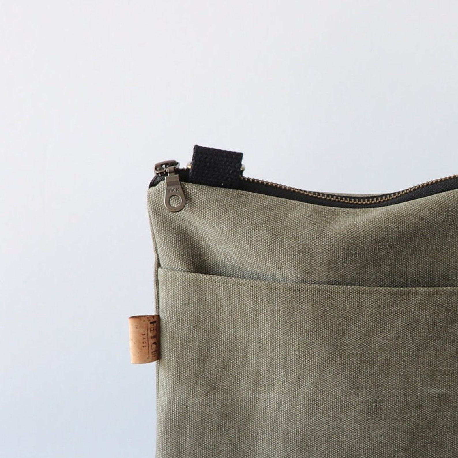 Compact Canvas Crossbody Your Essential Travel Companion for Adventure and Style