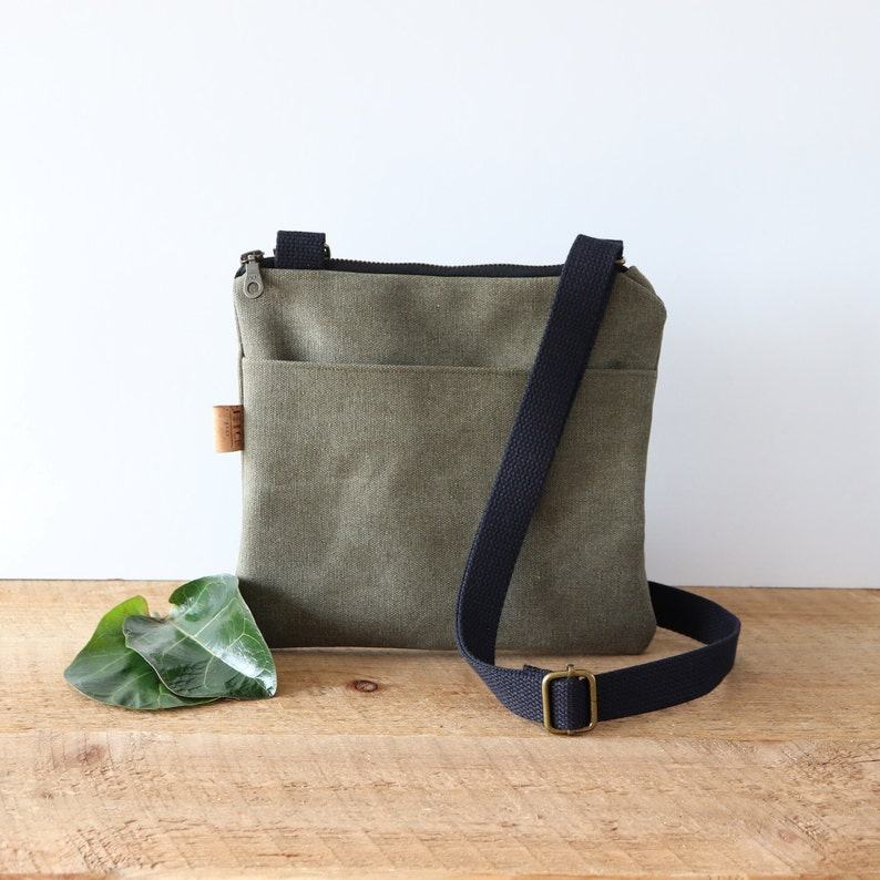 Compact Canvas Crossbody Your Essential Travel Companion for Adventure and Style